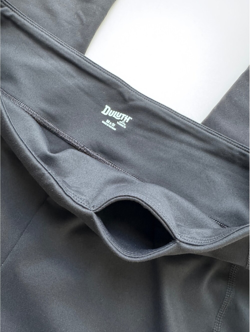 NWT Duluth Trading Co. Black Performance Gorpcore Cargo Leggings Women’s M - Picture 8 of 9